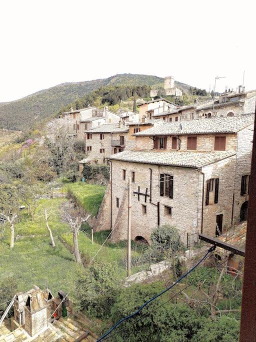 Appartamento Nonna Milde Assis Exterior foto