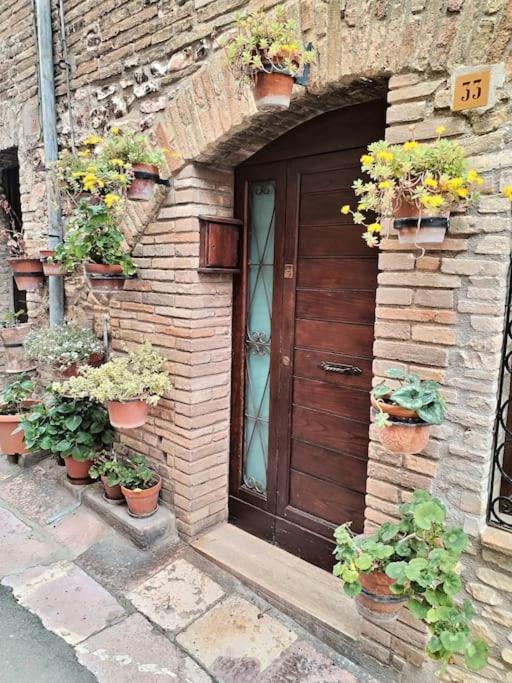 Appartamento Nonna Milde Assis Exterior foto